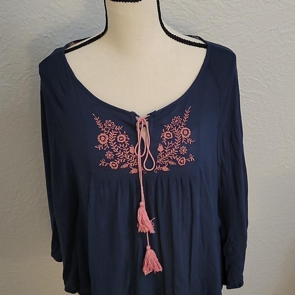 3/$30 RUE 21 Navy Blue Floral Embroidered Dolman Sleeve Flounce Blouse - Picture 2 of 7